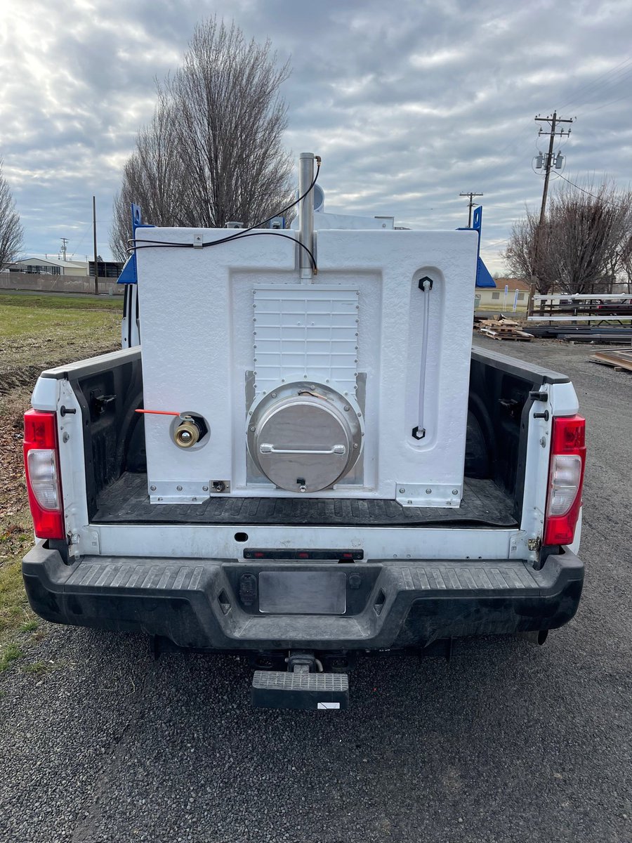 the_valterra's tweet image. Always cool to see our products in use! This happens to be a Valterra 12” Slip x Slip Gate Valve in PVC with Stainless Steel Paddles and a Pneumatic Metal Air Cylinder that Reiff Manufacturing  custom built for fish transport. 
#valterra #dometic #valterravalves #industrialvalves