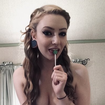 Herdoken1's tweet photo. Maybe the start of something new. #NewProfilePic https://t.co/9ZcxCnhDuw