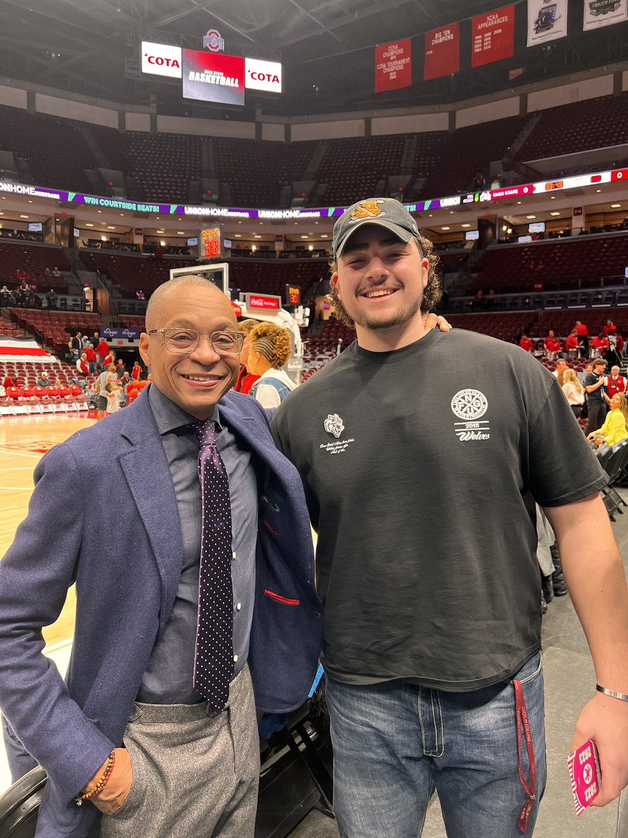 Go Cubs! Gus Johnson ‘85 <a href="/UofDJesuit/">U of D Jesuit</a> <a href="/UDJCubs/">UD Jesuit Athletics</a>