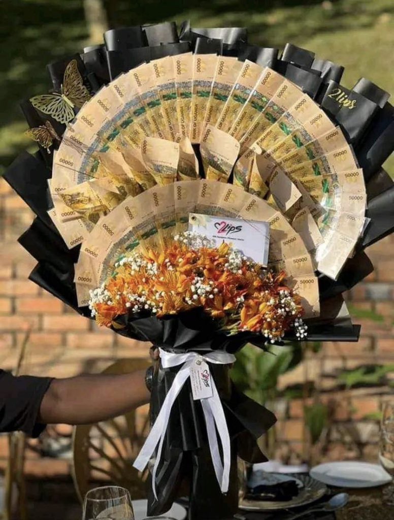 SMAU guys be like "babe u have also read it clearly, so I won't make you the money flower 🌼🌹 as to valentine flower for our safety "