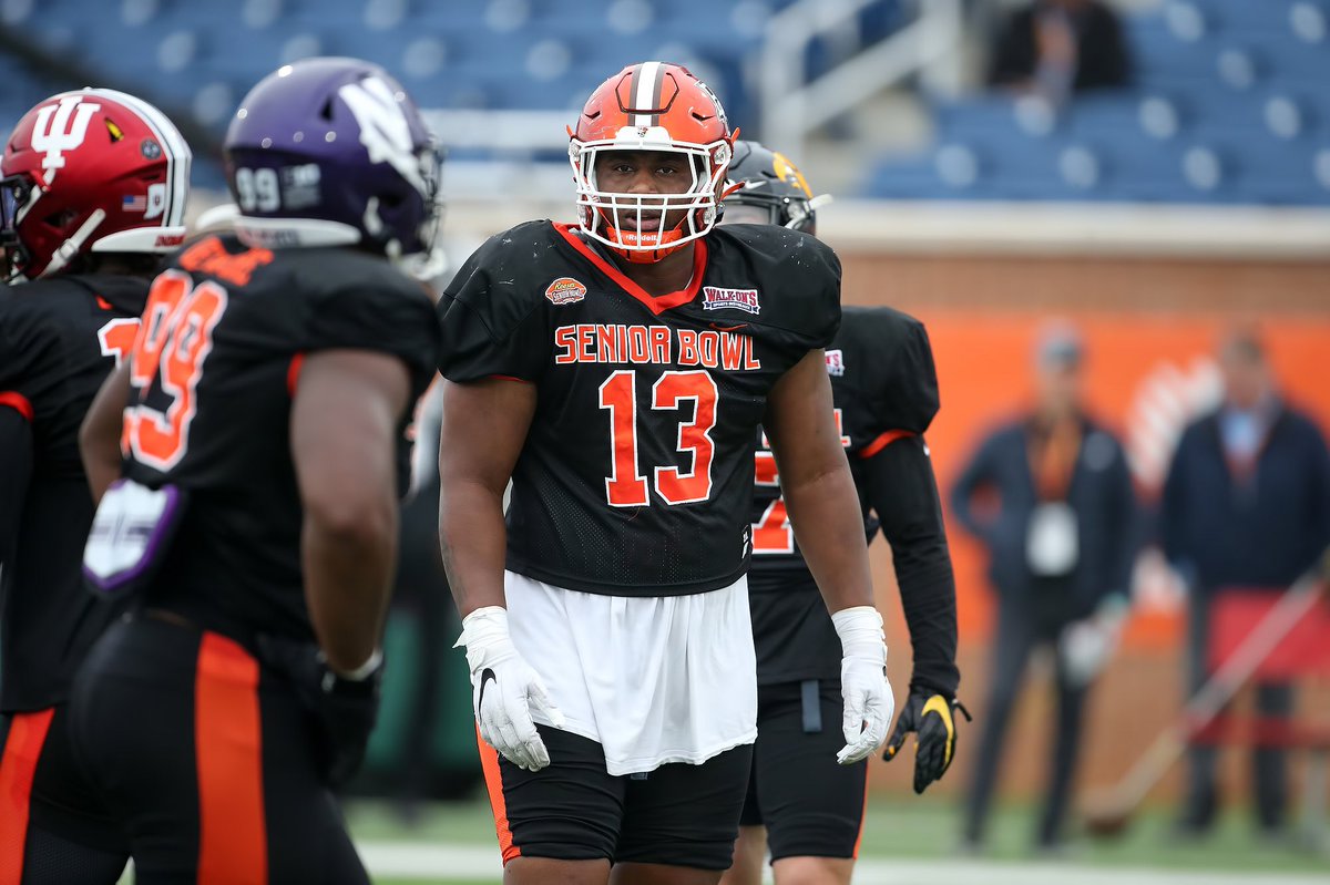 BG_Football's tweet photo. Another stellar day in Mobile for Karl Brooks 📈📈📈

Keep grinding @KarlBrooks5 🫡

#ToTheMoon 🟠🟤 x #NFLDraft https://t.co/hnVOtPaixk