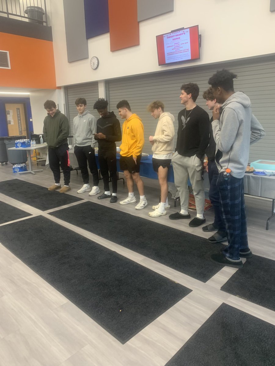 coachcamardo's tweet photo. Awesome Senior Dinner night, been coaching this crew since 7th grade. Awesome athletes even better young men! @BMHSTitanBHoops @owentrze @MatthewSensel @_JacobRobinson0 #medina #proudcoach https://t.co/zuCP01Fh5V