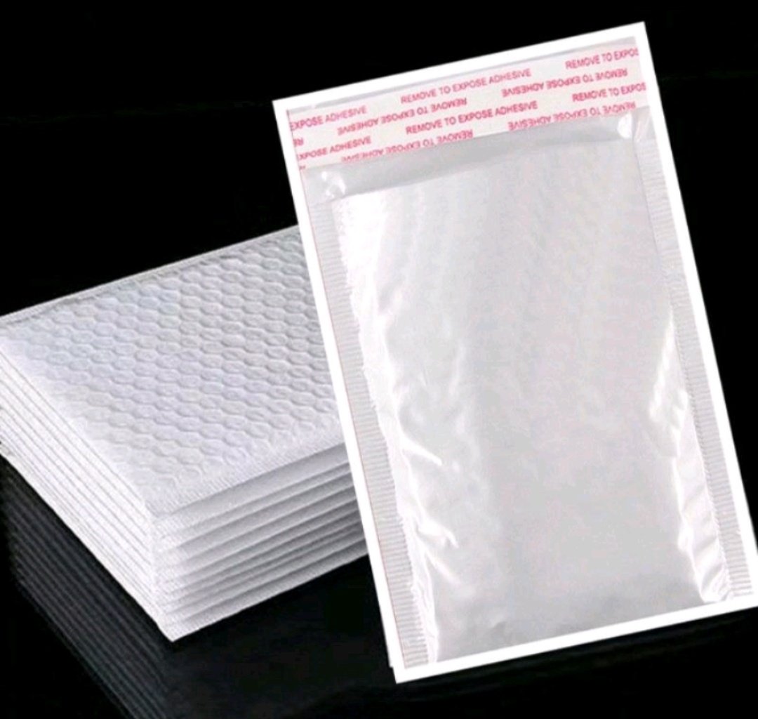 nightmarekstore's tweet photo. ⚠️ VENDO PAPEL PARANÁ E ENVELOPE BOLHA ⚠️

envelope 10un. (16x20): R$10
papel paraná 30un. (15,5x21,5): R$17

tags: venda e troca collector photocard venda de photocard https://t.co/KzYMv9Zbki