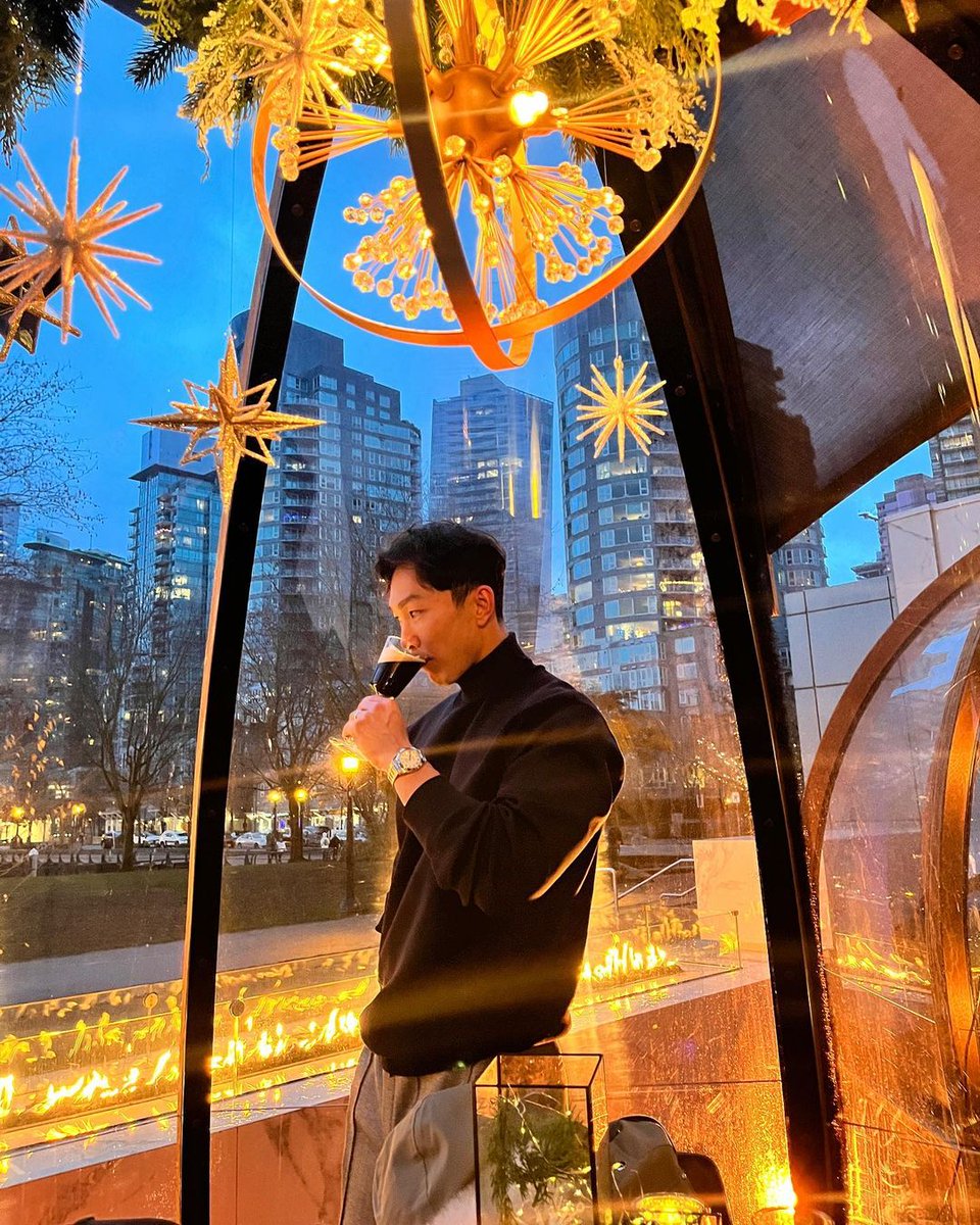 Drink in the views (and luxuriant concoctions) from the dreamiest vantage point in Coal Harbour ✨

Our Winterlust domes feature awe-inspiring coastal views for a private dining experience you'll never forget.
#HTastingLounge #WinterlustbyH
[📸: <a href="/jin/">Jin</a>.hyunglife]