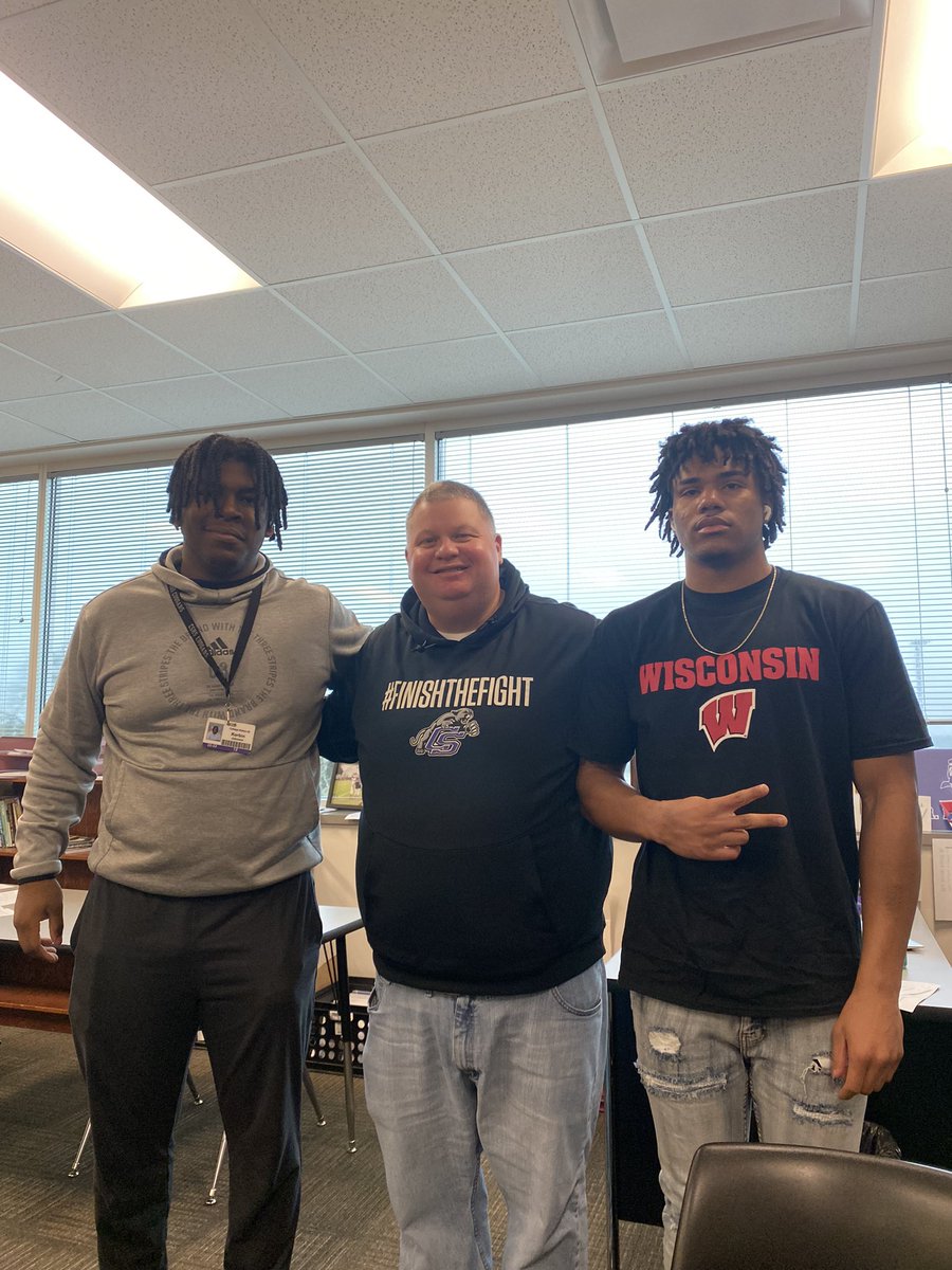 I enjoy starting my day off with these two dudes every morning in English IV. Wisconsin and Midwestern are about to get 2 amazing student-athletes. #Family #FTF 🏈💪🏼🐾