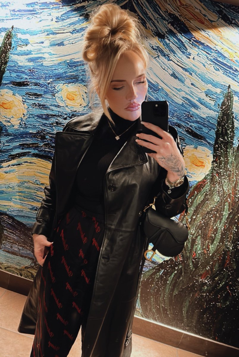 Sophia Ellen Jones 🖤 tweet media