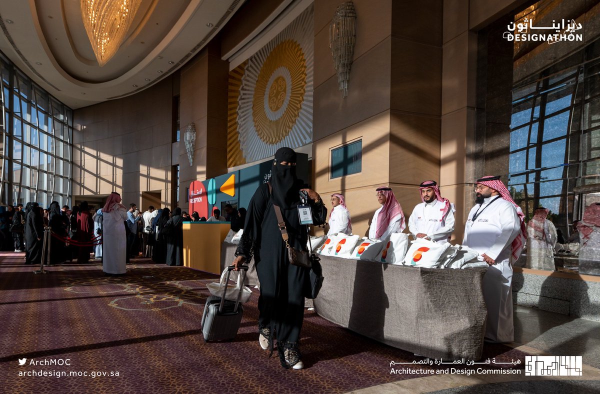 في تنافس وتحدٍ بين 500 مرشح..
بدأت أيام #تحدي_ديزايناثون بأجواء ملؤها الحماس.

#هيئة_فنون_العمارة_والتصميم