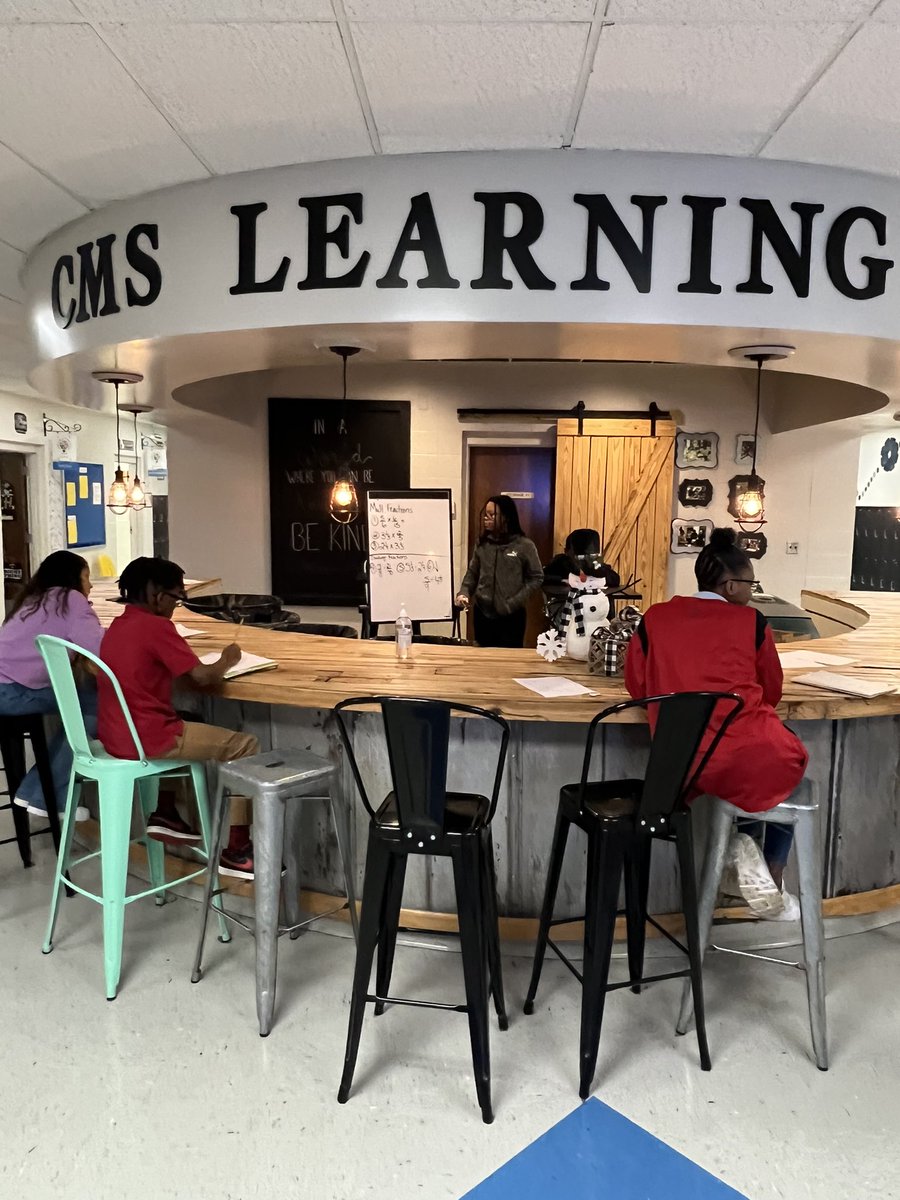 toshamac101's tweet image. Ss in Young’s class collaborated in groups to help their peers master multiplying and dividing fractions. Student lead reteaching was AWESOME!!