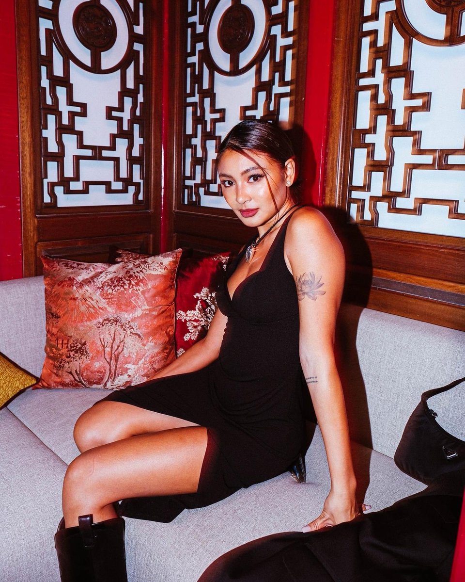 x01_mer's tweet photo. Guess who made it to Miss Ruby’s sultry list who exudes full elegance and glamour? 👄
Photo by: Magic Liwanag Studios
#RubyWongs #MissRuby #Accor #AdmiralHotelManila #nadinelustre 📷rubywongs https://t.co/CFcmFOX5A0