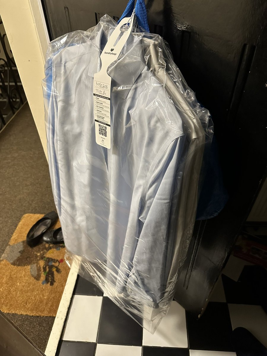 TonyJRichards's tweet photo. This is evidently not two suits @laundryheap_uk why can I not get through to anyone to help me get my suits back? https://t.co/Xyr5VFaJh5