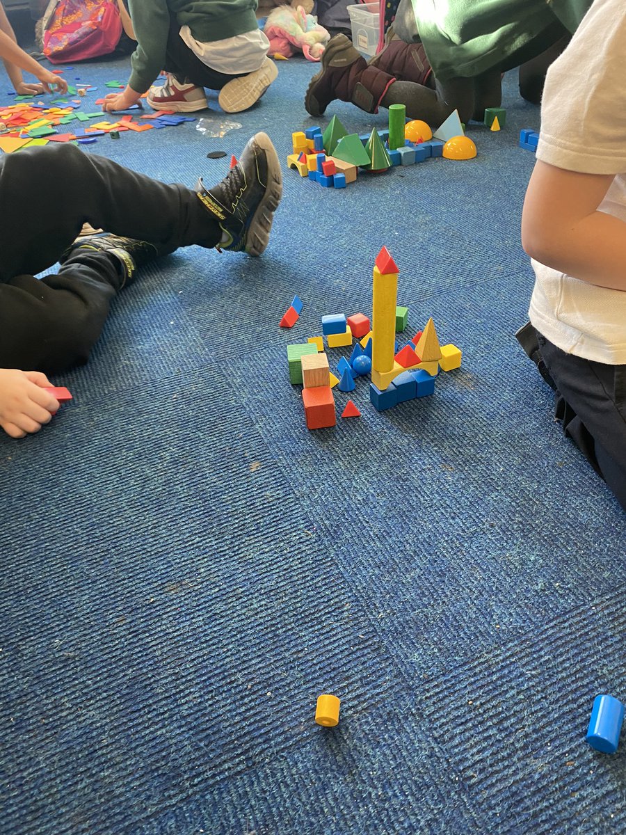 We are loving creating 3D shape models and 2D shape patterns! It is now our favourite numeracy choosing activity! <a href="/FernieleaSchool/">Fernielea School</a> #shapecities 🌆 #terrifictowers 🗼#creativecastles 🏰