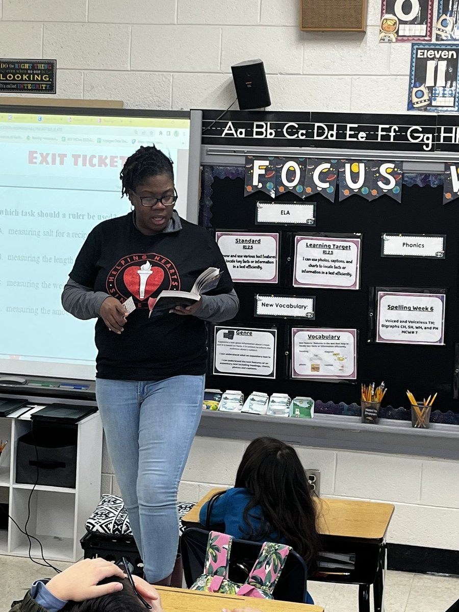 anewt74's tweet photo. We had a special guest reader visit us today! #watchusthrive @Dolphinville @mrspobrien82 @vickitBritt https://t.co/uBsUpXTjoH