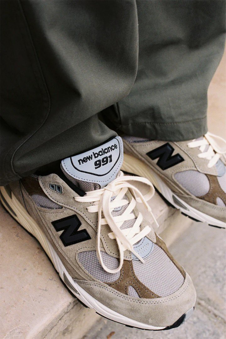 StreetFashion01's tweet photo. JJJJound x New Balance 991 Dropping February 9th!🖤 https://t.co/QRsFOSb5d4