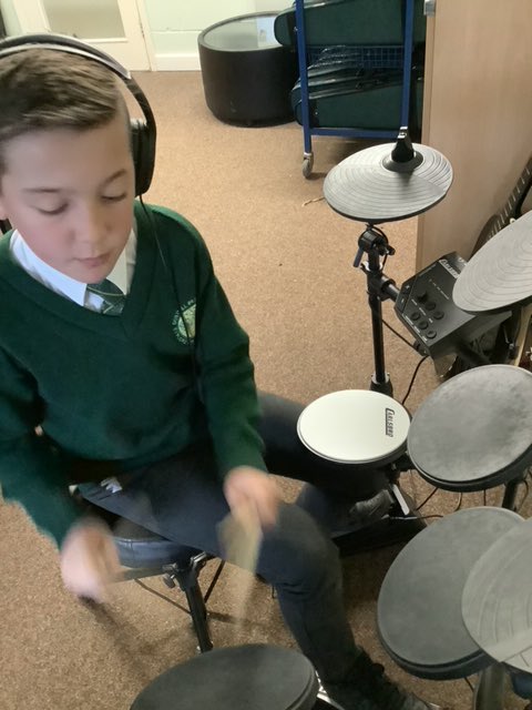 Charlottie23's tweet photo. Freddie is loving his drumming lessons @DosthillPrimary Go Fred. 🥁🎼 #drumrollplease #drummer https://t.co/p7CNEjpVce