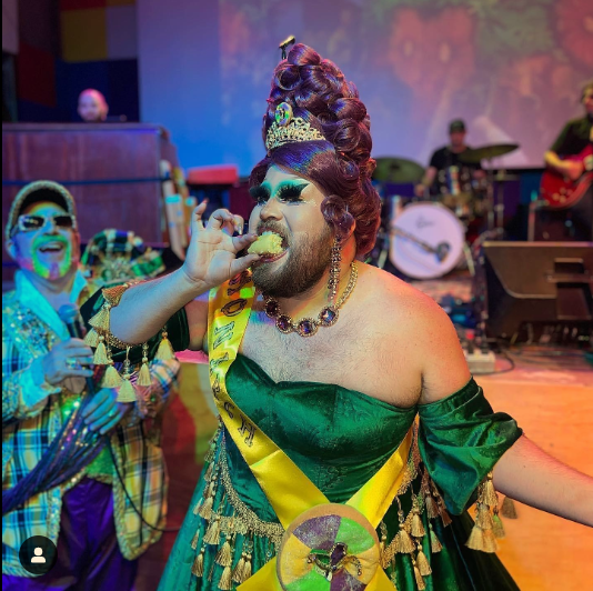 ProfCarlNivale's tweet photo. The #2023 #kingcake Monarch, Katrina Waters will be attending The Great King Cake Taste-Off Feb. 8th! Win a chance to attend by posting with #KCTasteOff, or watch online for the results!
@LezTalkNOLA @KingCakeHub @KingCakeBaby @CaludasKingCake #norouses #nowalmart https://t.co/KCjgjyK7SO