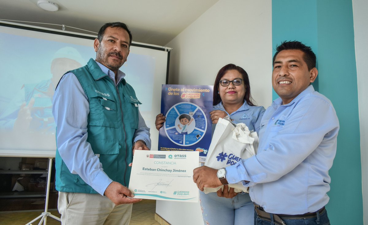HuaralS's tweet photo. 📍El Programa de Modernización de los Servicios de Saneamiento del Ministerio de Vivienda, el @OtassPeru  y Emapa Huaral reconocieron a los #GuerrerosDelAgua de las categorías usuario y trabajador. https://t.co/5OCmzEi9Nl
