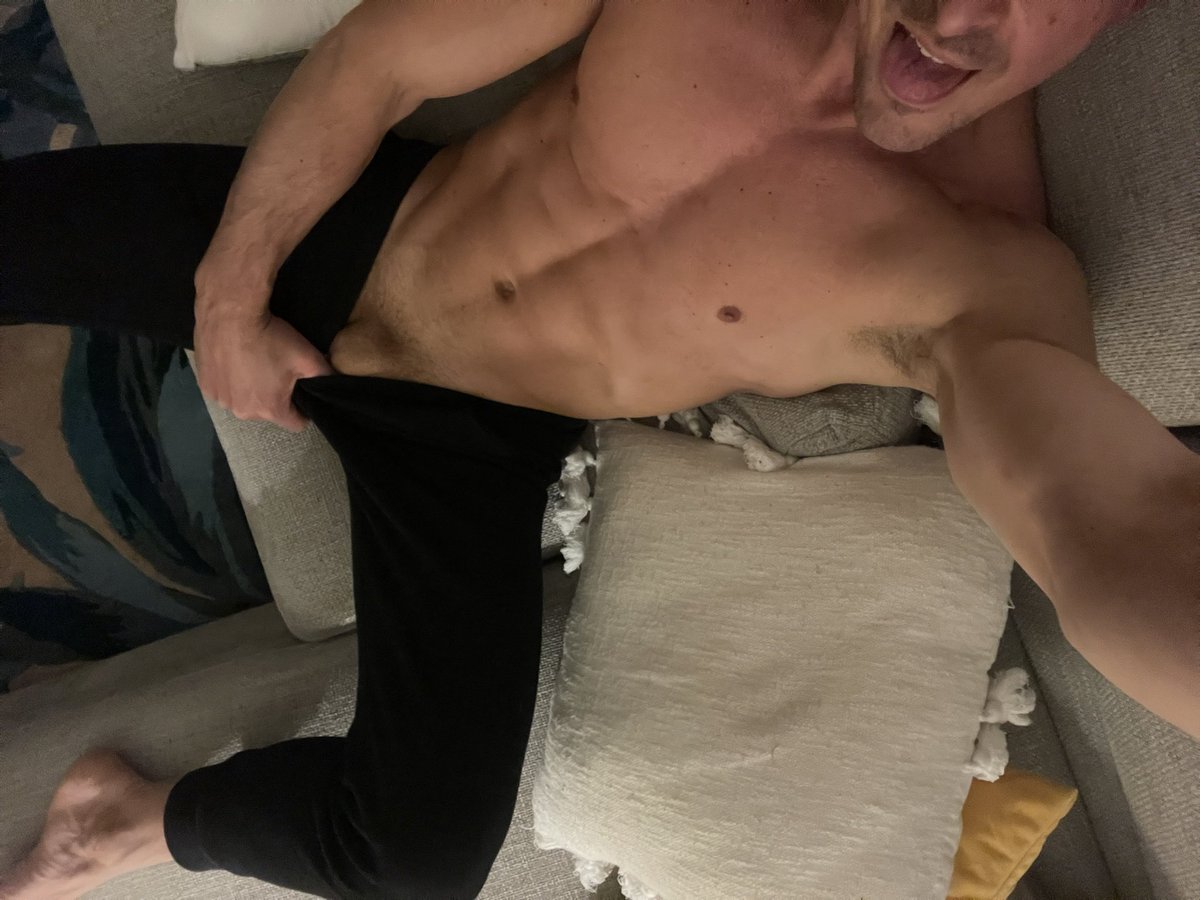 kididus's tweet photo. Week-end ! À retweeter pour venir me voir 😏 https://t.co/4r9MXHxdwT