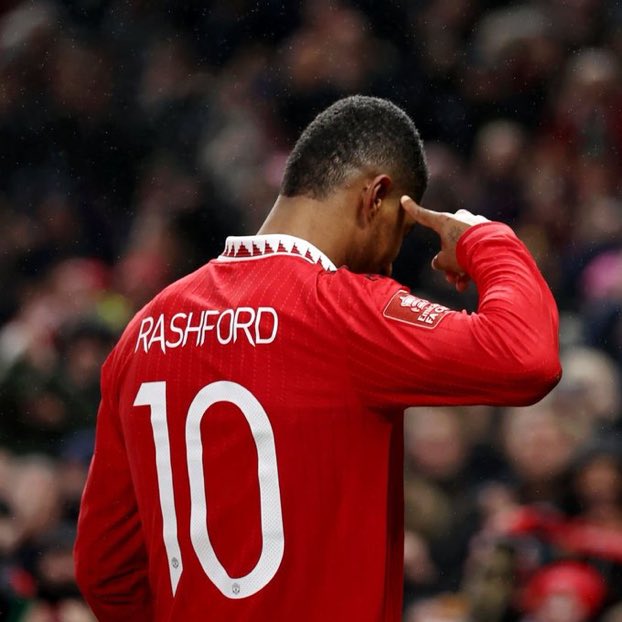 CliquezFoot's tweet photo. Selon plusieurs sources proches du joueur, Marcus Rashford a mal au crâne !

(Nespresso) https://t.co/MbA7bbO4XD