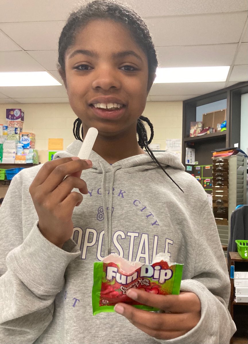 Fun Dip reminds these <a href="/AdenaElementary/">Adena Elementary</a> ALL ⭐️ to have EVIDENCE and ELABORATION in their writing! 

#fundip #WEareLakota <a href="/Coach_KT/">KT</a> @Adena_AP