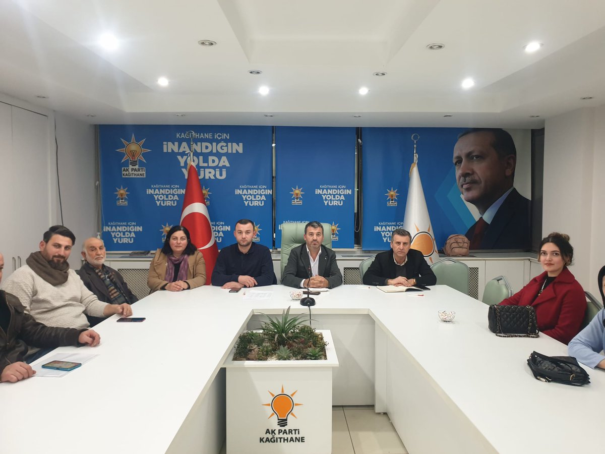 Ak Parti Kağıthane Merkez Mahallesi Haftalık Olağan Yönetim Kurulu Toplantımızı Mahalle Başkanımız <a href="/omeratilla34/">Ömer Atilla</a>` Beyin Başkanlığında Gerçekleştirerek Gündeme Dair Değerlendirmelerde Bulunduk.

<a href="/akkagithane/">AK Parti Kağıthane</a>
<a href="/drserkancanturk/">Dr. Serkan Cantürk 🇹🇷</a>
<a href="/MevlutOztekin/">Mevlüt Öztekin</a> 
<a href="/omeratilla34/">Ömer Atilla</a>
#KalbimizKağıthane