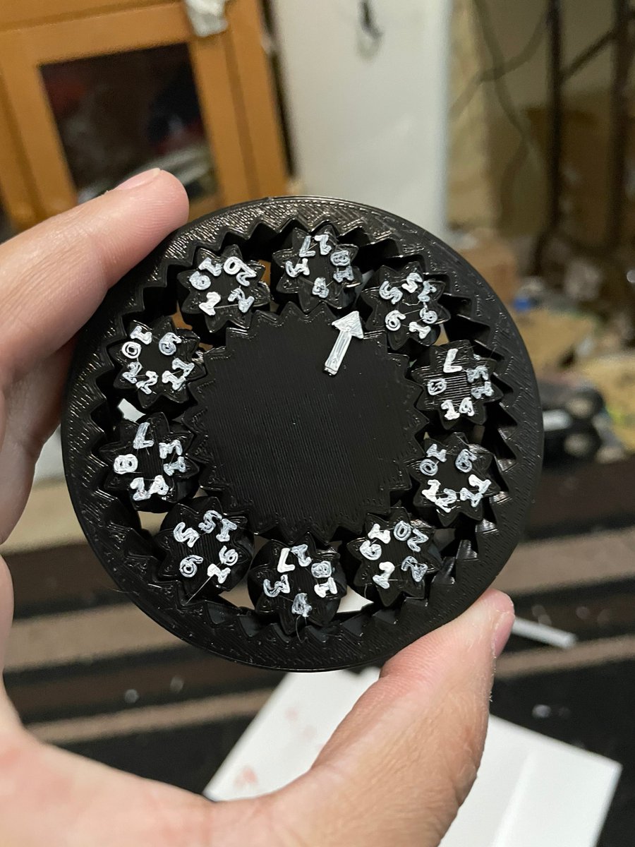 tigereyecosplay's tweet photo. Love DnD and want a new fun way to spin? Check out this cool d20 spinner! Print in pace, hold the middle, spin the outside for a number from 1 to 20! Check out NerdosityCreations! #dicespinner #3dprint #d20 #dnd https://t.co/km7jOxXA1a