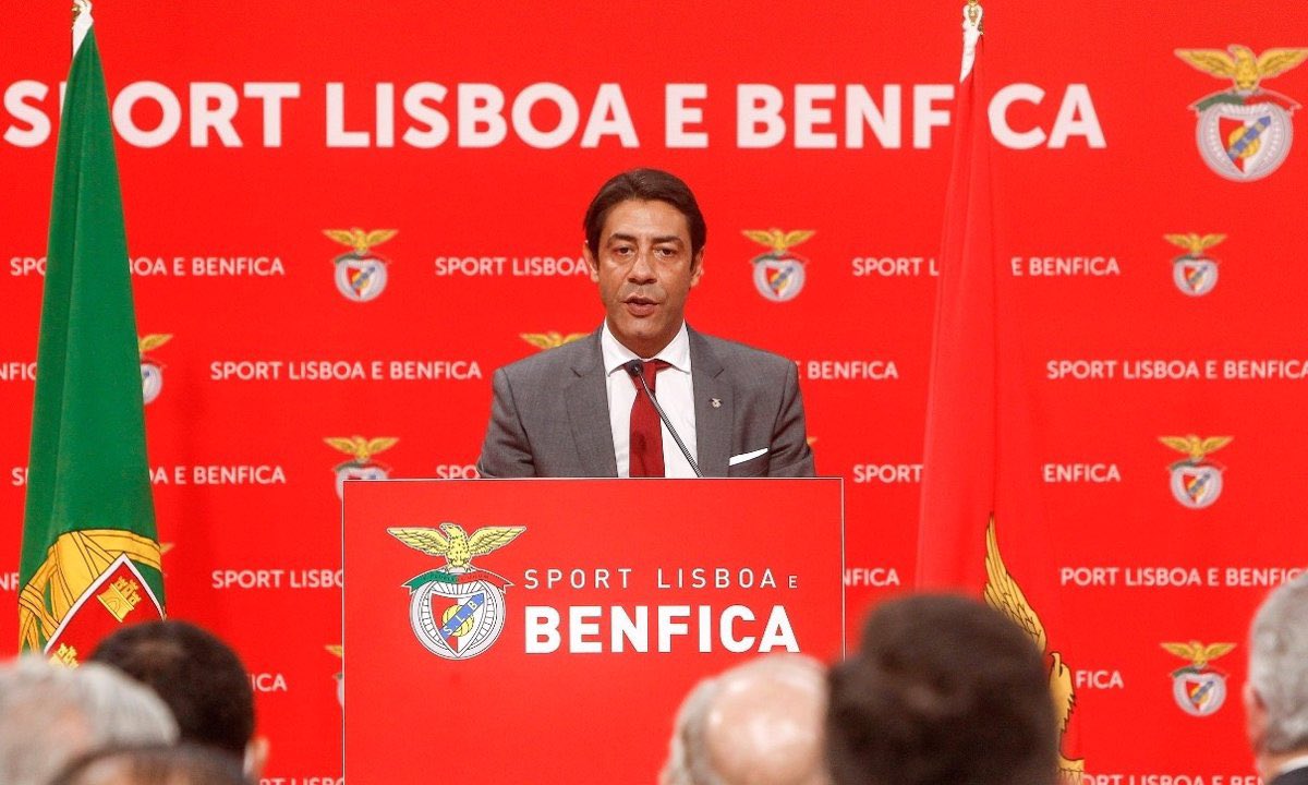 FabrizioRomano's tweet photo. Rui Costa: “Enzo Fernández did not want to stay at Benfica. He didn’t give us any chance. I did my best, I’m sad but I’m not gonna cry for a player who didn’t want to stay”. 🔴🇦🇷 #CFC
 “When Chelsea arrived, it was really impossible to change his mind”. https://t.co/6sx2MAx02N