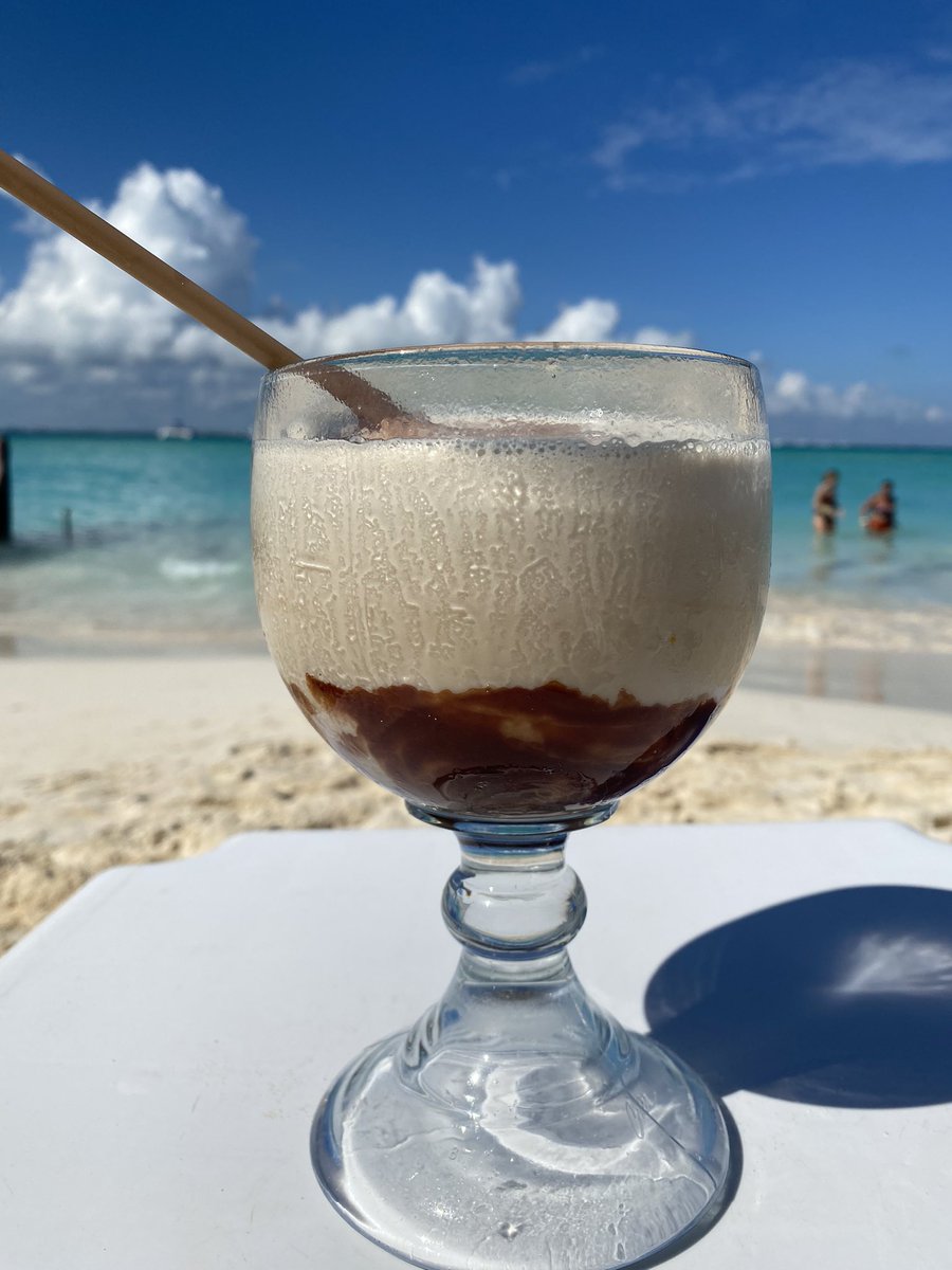 DestinTurquoise's tweet photo. #beach #beachclub #IslaMujeres #mexico #playanorte #Caribbean #islandlife #destinationturquoise #foodie #dirtymonkeycocktail #lashamacusbeachclub https://t.co/qCFKY3dEMj