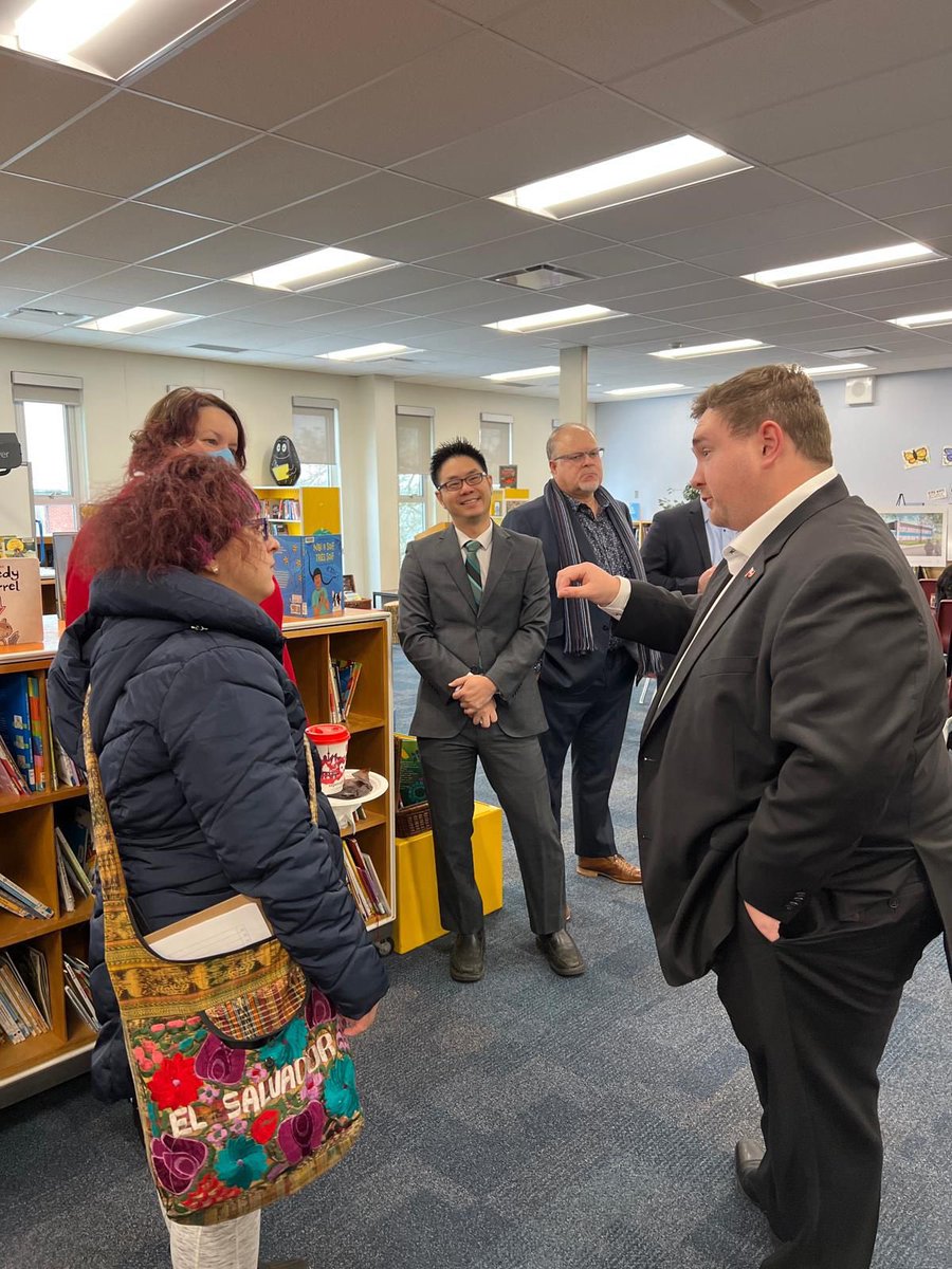 Pleased to welcome @sflecce to #YSW to announce we’re moving forward with the new Dennis Avenue CS as well as an addition at George Syme CS. These investments will ensure students can learn in modern learning spaces that set them up for long-term success. 
michaelfordmpp.ca/ontario-govern…