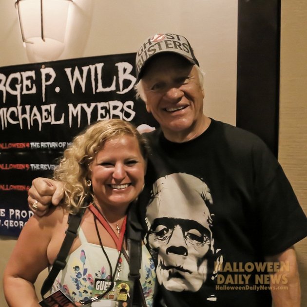 HDN’s Sue Artz with George P. Wilbur at Flashback Weekend, Chicago 2015. (Photo by Halloween Daily News)