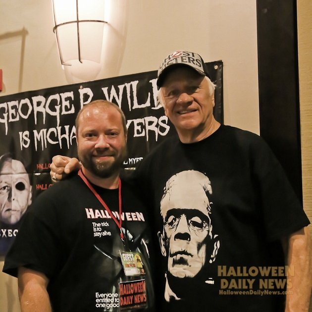 HDN’s Matt Artz with George P. Wilbur at Flashback Weekend, Chicago 2015. (Photo by Halloween Daily News)