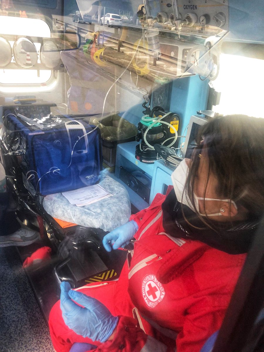cripalermo's tweet photo. Operazione salvavita in sinergia: #forteleaerieneromane 🇷🇴 e @crocerossa 🇮🇹 in corsa contro il tempo per portare all' #Ismett una bimba di pochi mesi con un'ambulanza con culla termica e #volontari di #Palermo.
Una tempesta di #emozioni per tutte le persone coinvolte ❤️ https://t.co/PdXyAP9fyv