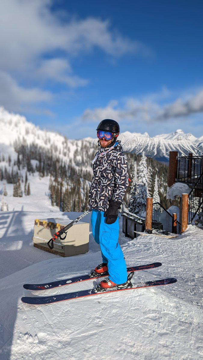 Th3PurpleDon's tweet image. Clear day. Not too cold. Beautiful views. Perfect 😍🇨🇦⛷️💜🌞🌲

#SkiFernie #FernieStoke #FernieAlpineResort
