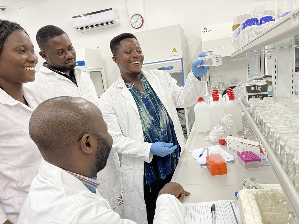 JohnEleblu's tweet photo. First Cowpea DNA Sequencing test run on Mk1c MinIon Oxford Nanopore at the Africa Centre of Excellence WACCI, University of Ghana. https://t.co/sb3uR9k4pp