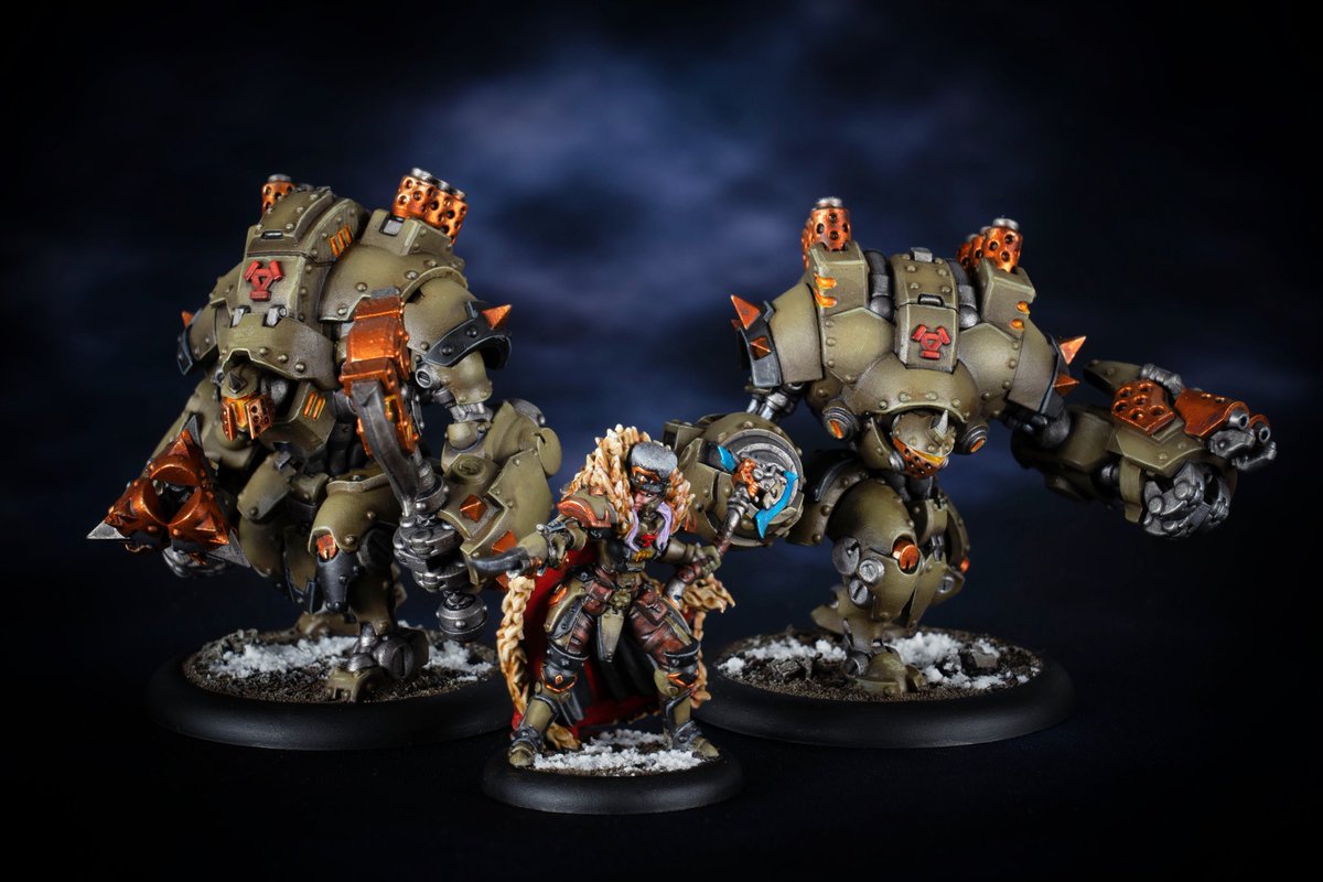 TheGlitchyBit's tweet image. I got the chance to paint some Khador Warmachine minis for the @CaptainConCrew prize pool. —@privateerpress #paintingminiatures