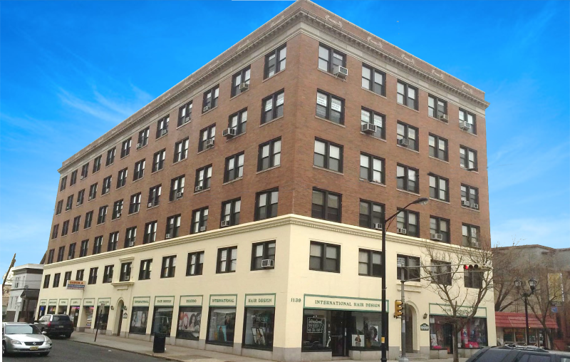 NewsByRENJ's tweet photo. From The Briefing: 02-02-23:
#EdronRealty sells 45,000 sq ft #microoffice #building in #Elizabeth @GebroeHammer says

https://t.co/Y58uf9pbcN

#NewJersey #NJ #TheDailyBriefing #NJcommercialrealestate #commercialrealestate #newjerseyrealestate #RealEstateNJ #news #CRE #NJCRE #RENJ https://t.co/Rv9L5bRIcG