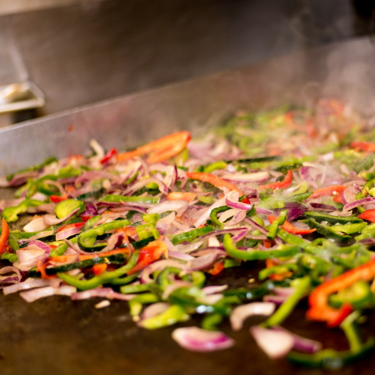 lostresmagueyes's tweet photo. There's nothing quite like our veggie fajitas. https://t.co/uNFnIkqDlU