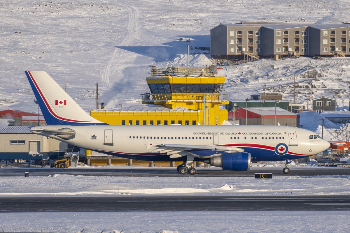 FrankReardon1's tweet photo. Spotted in #Iqaluit #Nunavut @RCAF_ARC CC-150 #Polaris @Airbus #A310-300 with REG. 15001 on FEB.2.2023 #YFBSpotters #YFB #A313 https://t.co/cQWGHGqiwW