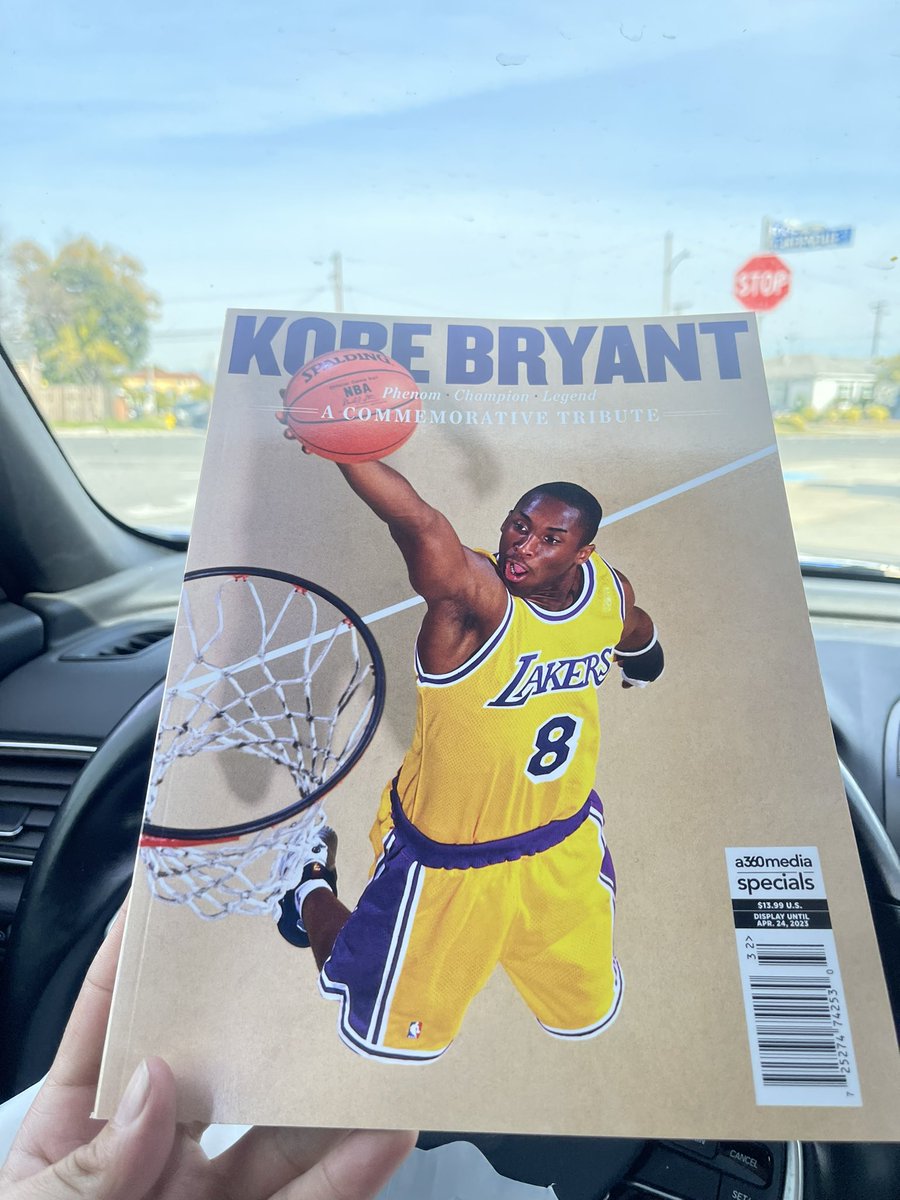 SportNationTony's tweet photo. Thanks to my gf, I have another Vino magazine to add to my collection! 
#LakeShow @kobebryant #Bean4ever #GiGi4ever https://t.co/cd4LAEbe5z
