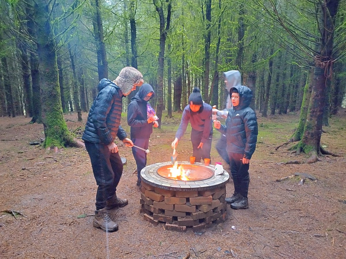 ACE_Girvan's tweet photo. Cracking day out in the woods this week making shelters, roasting marshmallows, archery and finishing the day with a game of man hunt with young people from @KyleAcad  Funded by @YouthLinkScot #cashback  #ACEdays #thrivingcommunities https://t.co/cAcyrek9NF