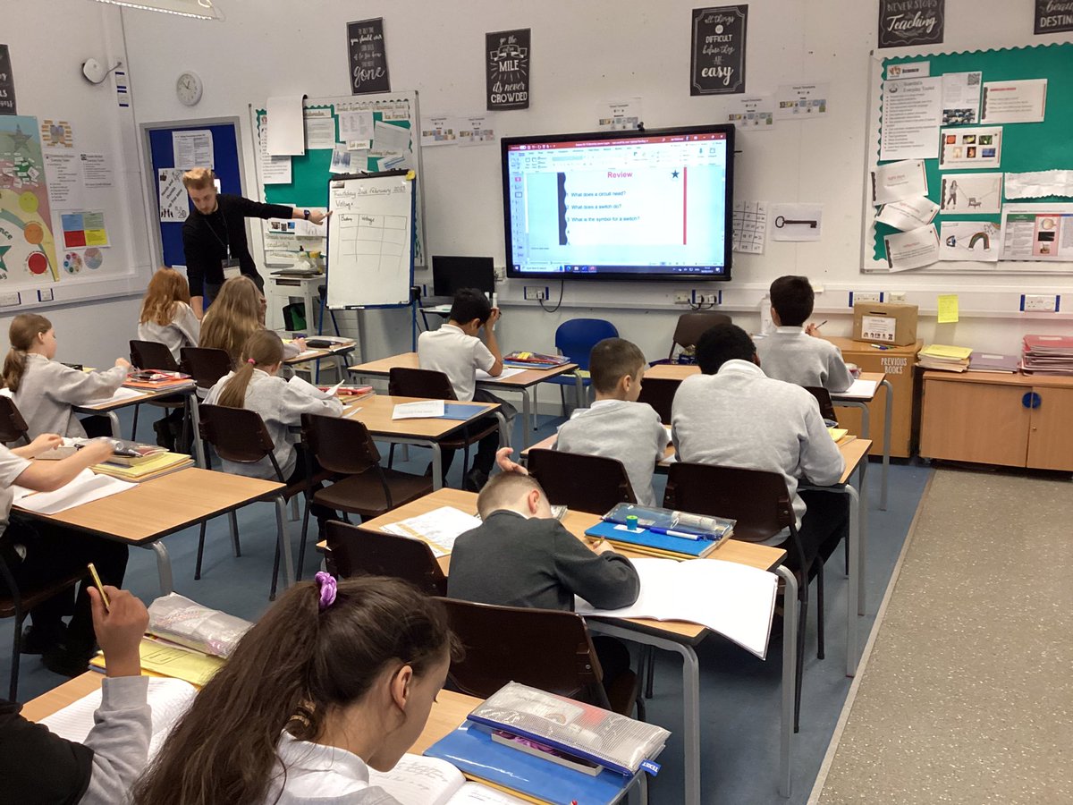 BriarHillSch's tweet photo. #Year5 #Tolkien loved their #Science today. @Aaron_Roberts23 introduced #Voltage to them. He reminded them how to #ThinkLikeAScientist &amp; #WorkLikeAScientist, then he gave them time to #Review their prior learning/understanding.

#DRETPrimaryScience @TeachFirst @VernonTerrace https://t.co/z9iesnVcrU