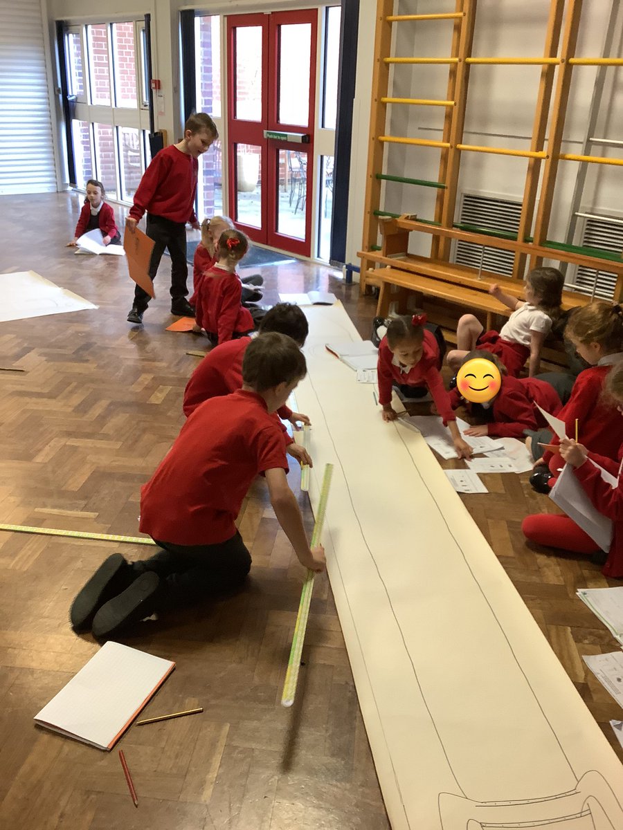 Barfordstpeters's tweet photo. Year two were measuring rockets using their metre sticks today! #bspMaths https://t.co/XbXGPRHECP