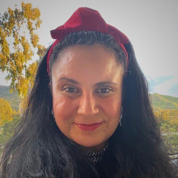 Congratulations to Muir science teacher Susana Oliu who just became a nationwide Educator Ambassador with “I Am A Scientist.” Ms. Oliu “could not be happier" to promote diversity in STEM. Profile at iamascientist.info/educator-ambas….  #PUSDproud 🤩🏆🔬🫶. #pusdenroll
<a href="/bmcdonald6/">Brian McDonald</a>