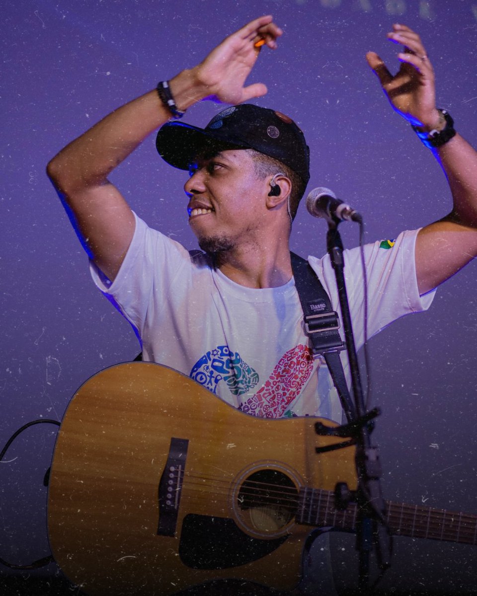 JUADGlobal's tweet photo. O TBT de hoje vai para os momentos de louvor do Encontro de Líderes 2022! 🎶 Que música você gostaria de cantar em 2023? 🎤 Diz aí! 🎵 https://t.co/glGJjuudDB