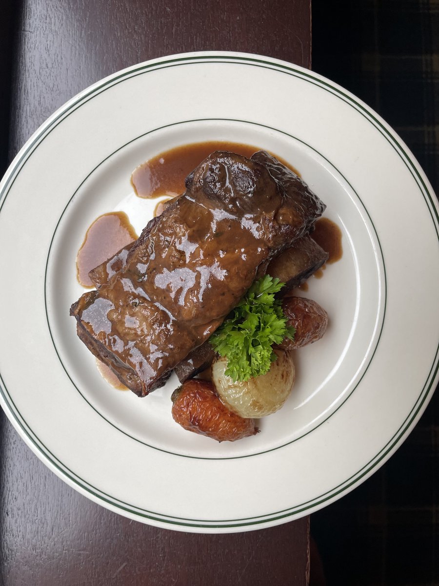 New month, new Market Card. Perfect for those chilly February days, our Beer Braised Short Rib with roasted carrots and onions #JoesSeafood