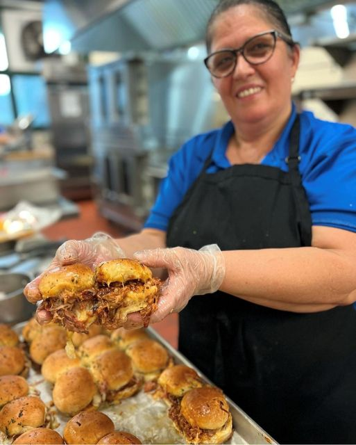 Pomptonian1's tweet photo. Nora is slinging Pulled Pork Sliders over in Scotch Plains-Fanwood School District!
#pomptonian #foodservice #cafe #cafeteria #pulledpork #sliders #eat #sliders #bbq #delicious #eating #food #foodie #chef #cook #kitchen #cooking #pulledporksandwich #PulledPorkBBQ #chowtime https://t.co/ilxwltUWMg
