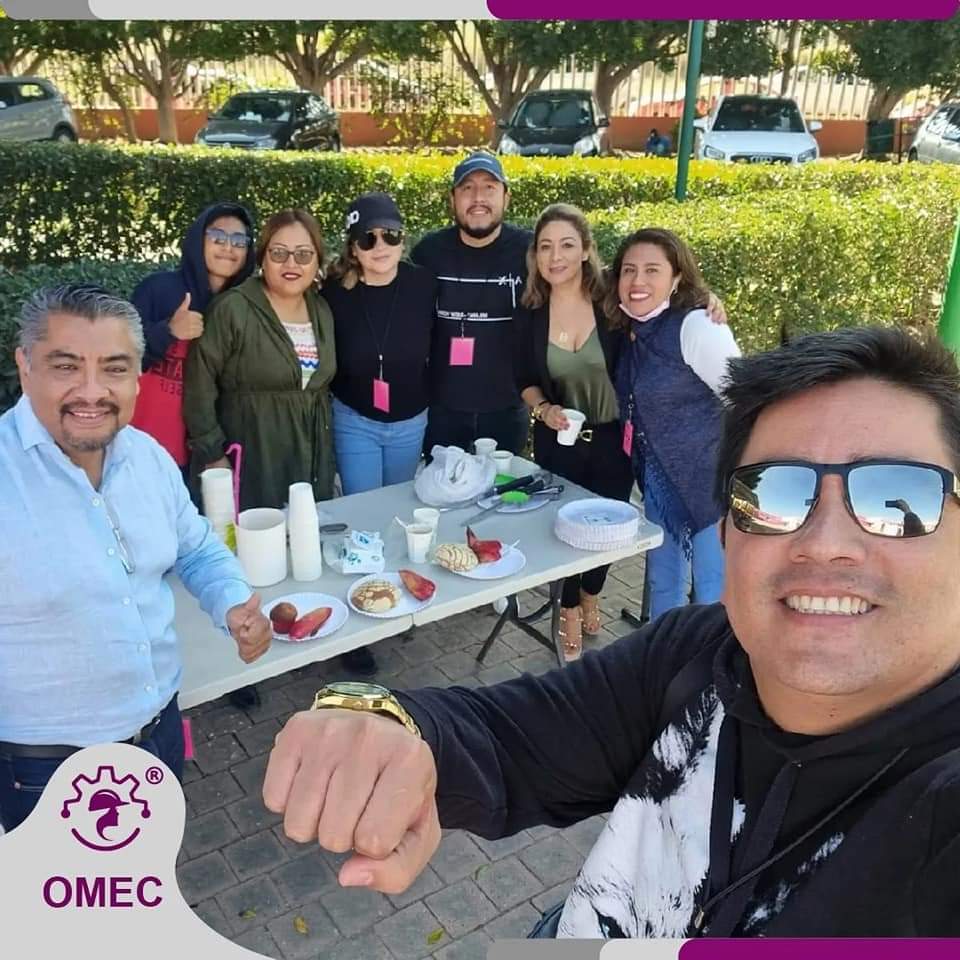OMEC_Oaxaca's tweet image. #OMEC | El sacar al niño Dios de la rosca es más que un compromiso. Integrantes de OMEC y amigos empresarios hicimos posible que compartieramos con muchas familias y niños el Día de la Candelaria en el Hospital de la Niñez, disfrutamos mucho de este día lleno de risas y alegría.