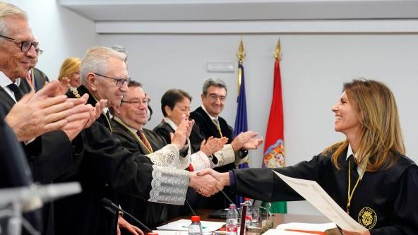 El ministerio de <a href="/justiciagob/">Ministerio de la Presidencia, Justicia y R. Cortes</a> concede a la decana de los registradores de Andalucía Oriental <a href="/Reg_Andalucia/">REGISTRADORES</a>, y Académica Numeraria de la <a href="/rajylgr/">Real Academia Jurisprudencia y Legislación Granada</a>, Rosario Jiménez Rubio <a href="/CharoJi93710291/">Rosario Jiménez</a>, la Cruz de San Raimundo de Peñafort.

¡Enhorabuena!