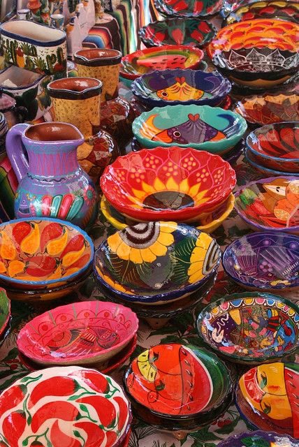 maidmer_'s tweet photo. I just want to be financially stable so I can finally have mi casita Mexicana with pretty handmade pottery decor and dinnerware 🥺 https://t.co/3eqTqRozNe