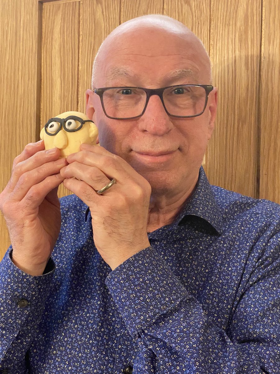 ZaktheCat3's tweet photo. One too many cocktails after Ken’s birthday celebrations .. @RealKenBruce https://t.co/VnAwdeVwXp