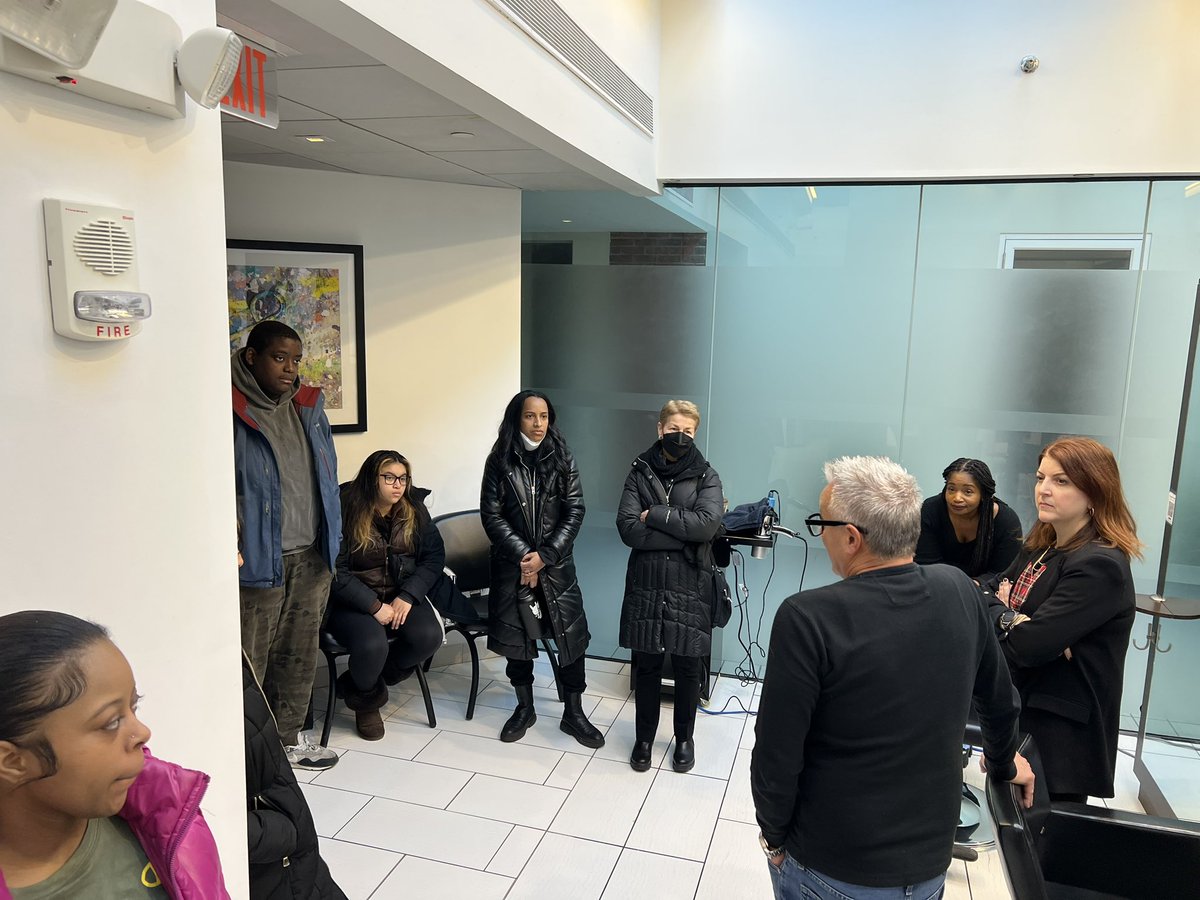MayorsProgram's tweet photo. We had a great time visiting Corbu Spa &amp; Salon yesterday with our Next Up group. We learned all about the hair, massage, and esthetics industry and what a path in one of those fields would look like. Thank you for having us, Corbu! https://t.co/TwHcU0VJBM